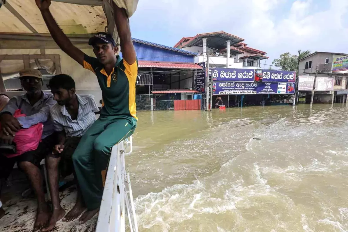 Güney Asya\'da Sel Felaketi: Can Kaybı 1400\'ü Geçti