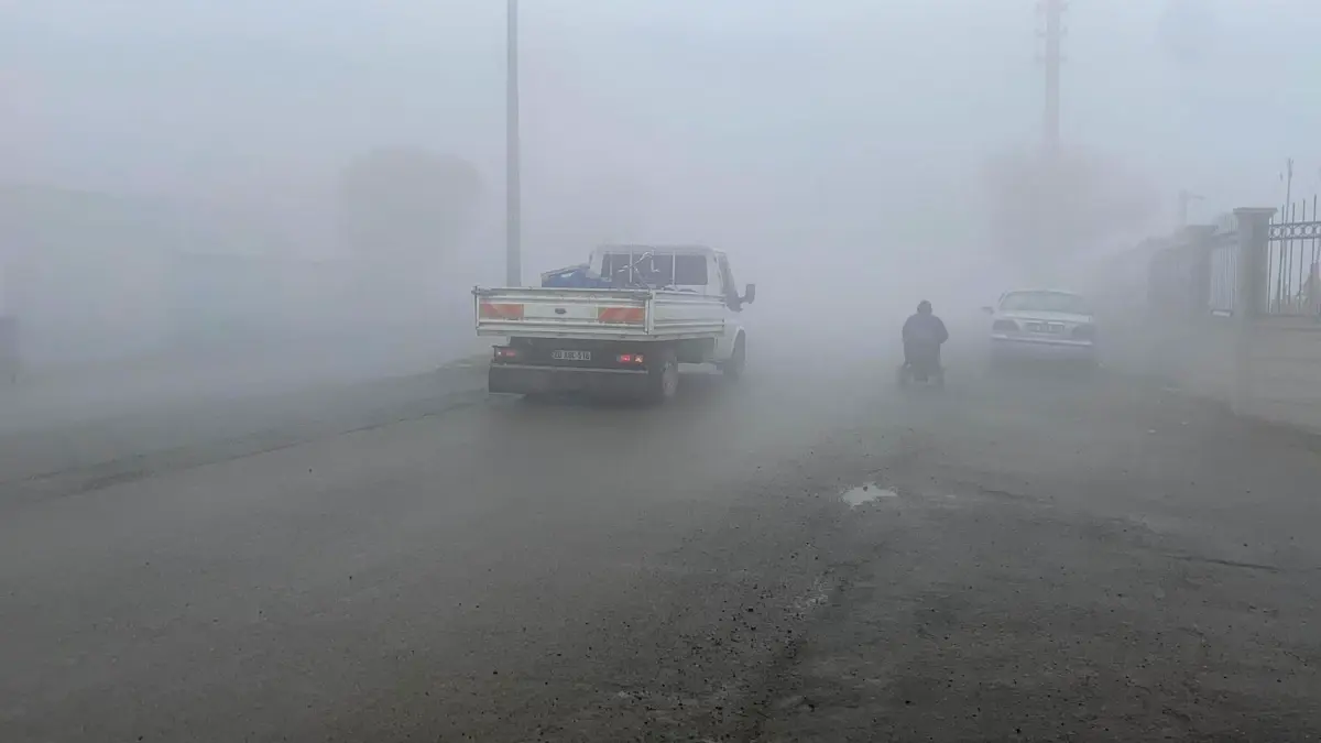 Iğdır\'da Yoğun Sis Trafiği Etkiliyor