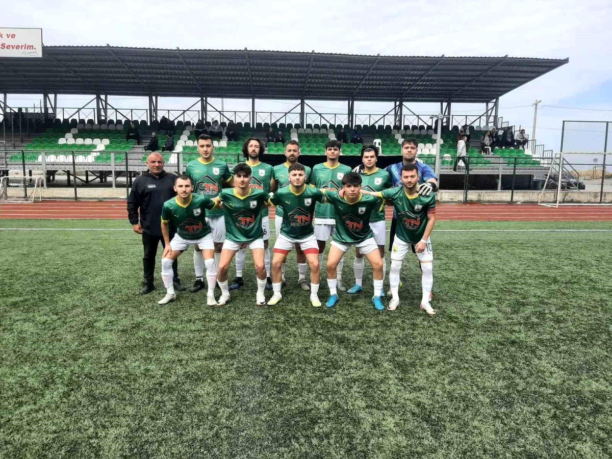 İhsaniyespor Fethi Cinal ile Anlaştı