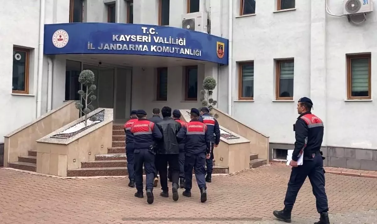 Kayseri\'de DEAŞ Operasyonu: 2 Gözaltı