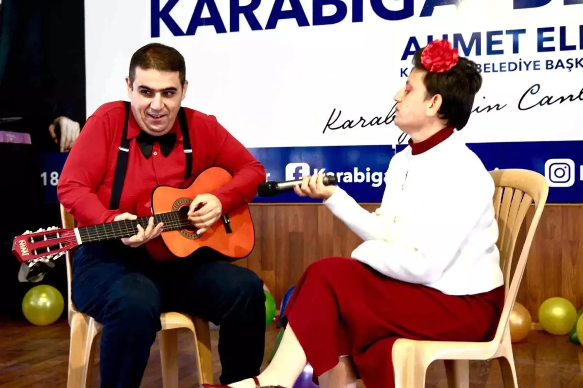 Karabiga\'da 3 Aralık Coşkusu, Engeller Sevgi ve Umutla Aşılıyor