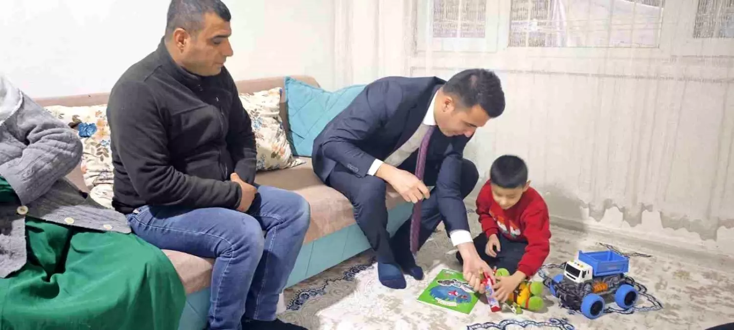 Kaymakam Özdemir Engelliler Günü\'nde Aileleri Ziyaret Etti