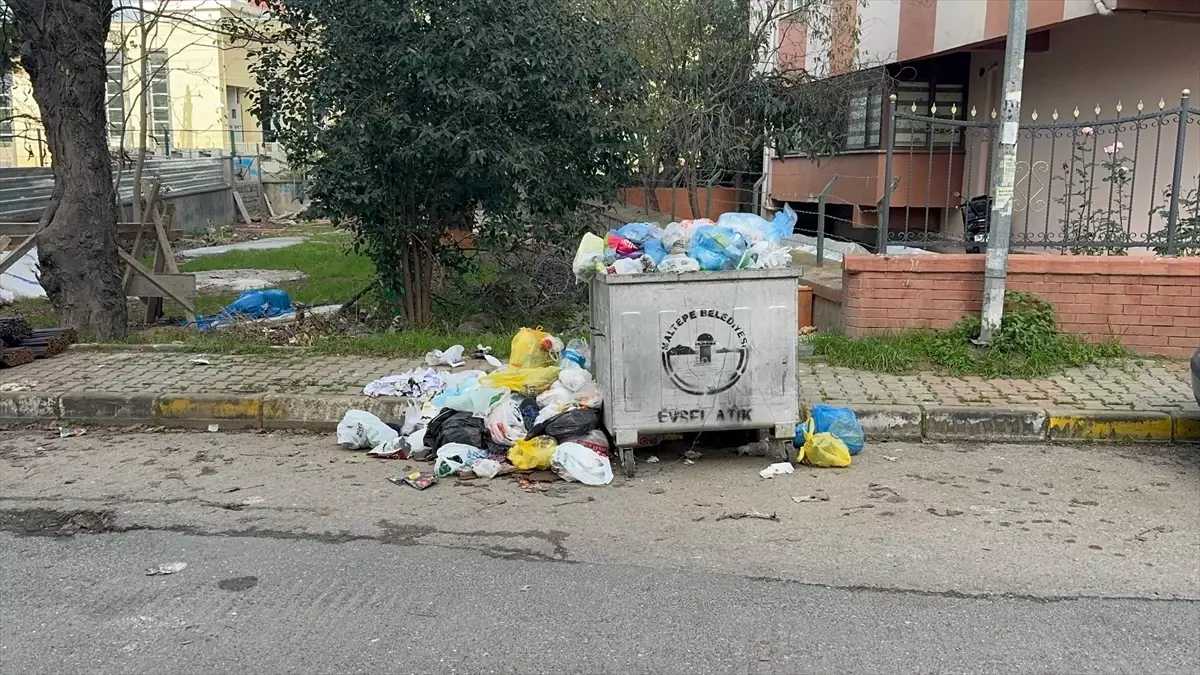 Maltepe\'de İşçi Eylemi Sonrası Çöp Krizi