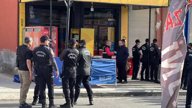 Önce komşusuyla oğlunu sonra bedava içki vermeyen işletmeciyi öldürdü Önce komşusuyla oğlunu sonra bedava içki vermeyen işletmeciyi öldürdü