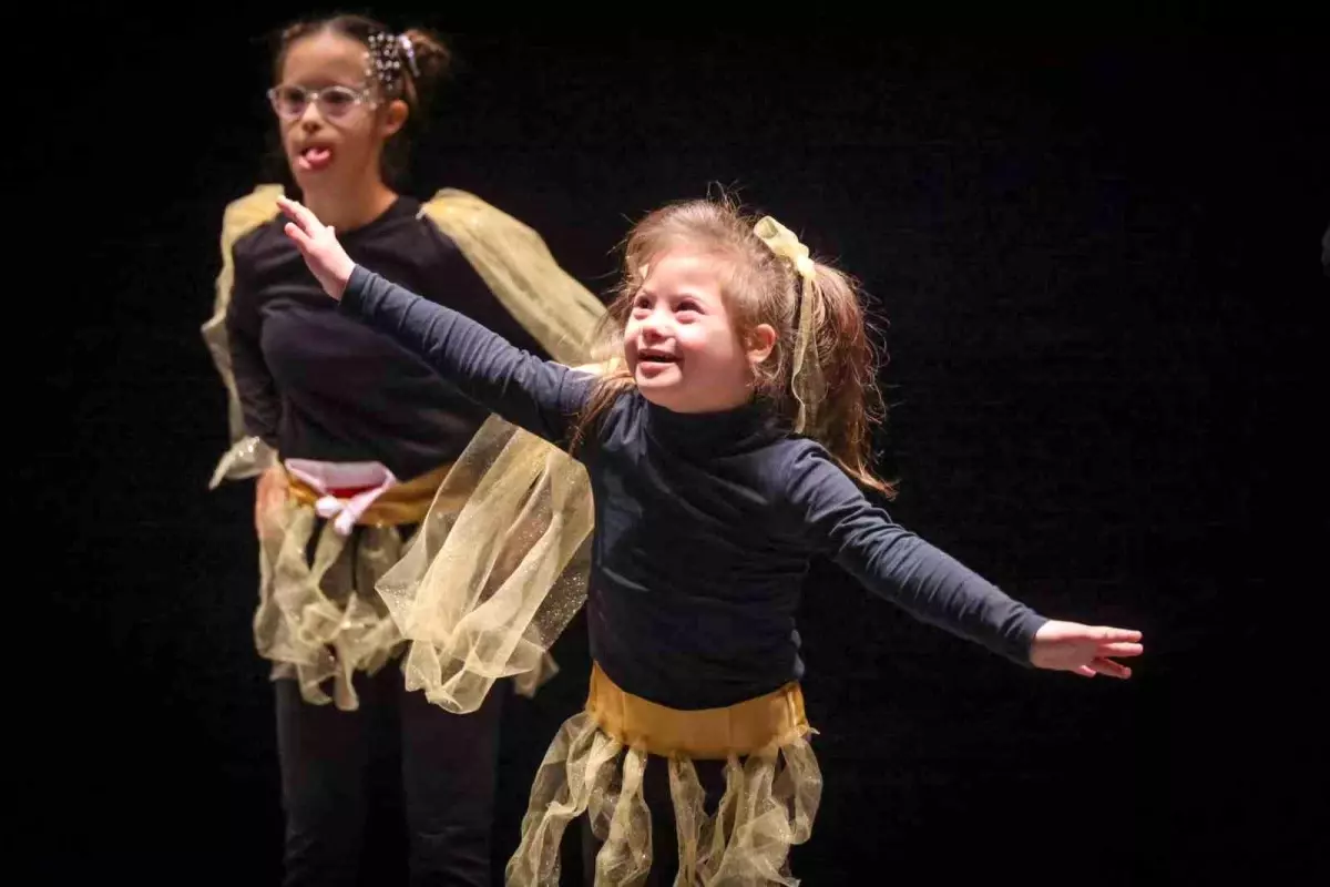 Özel çocuklar ayakta alkışlandı