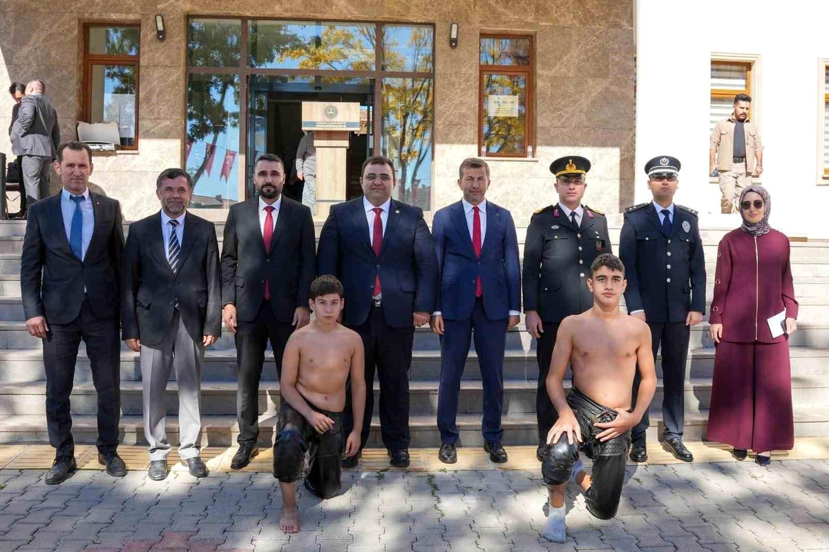 Pazarlar\'da Güreş Projesi Gelişiyor