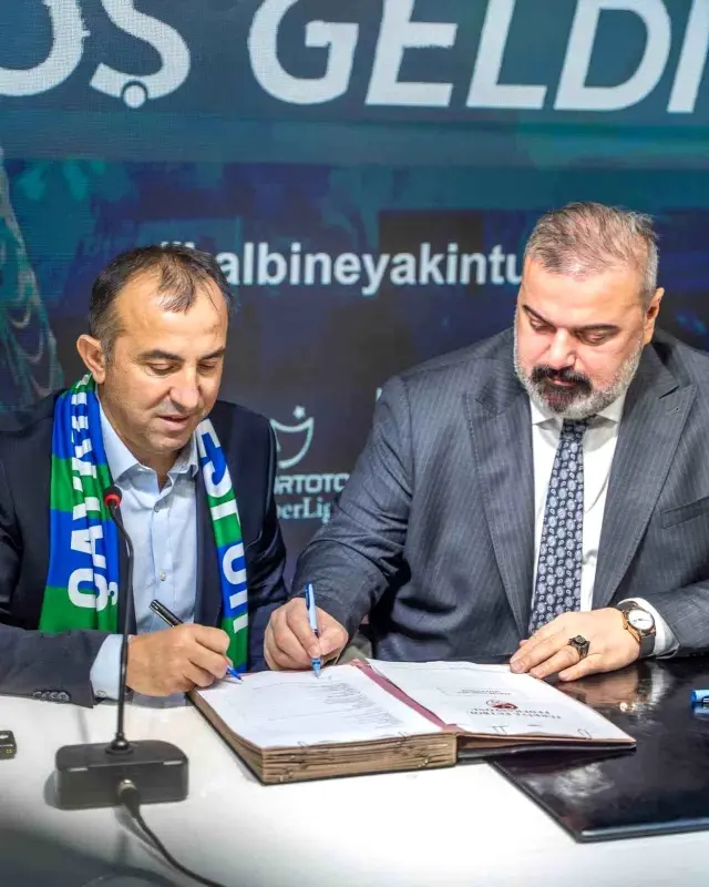 Recep Uçar, Çaykur Rizespor'a 1.5 yıllık imza attı Recep Uçar, Çaykur Rizespor'a 1.5 yıllık imza attı