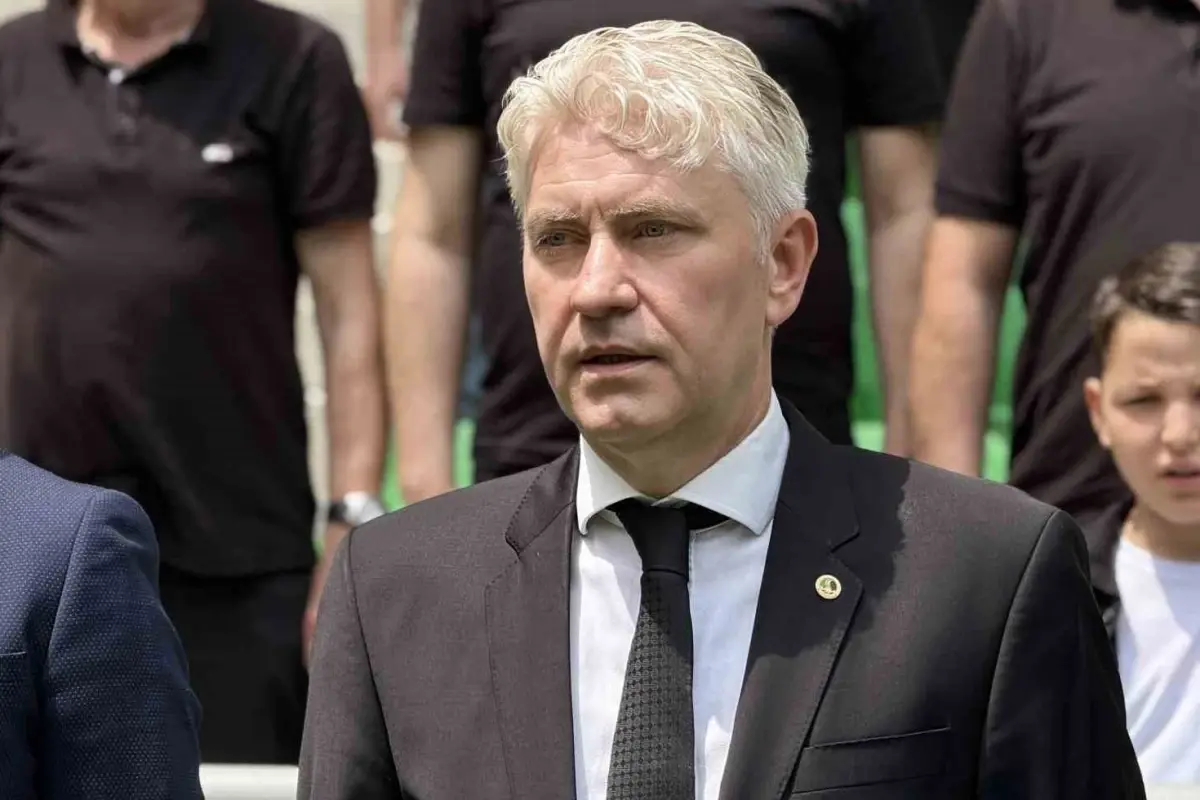 Sakaryaspor\'da sürpriz istifa! Başkan Kıratlı görevini bıraktı