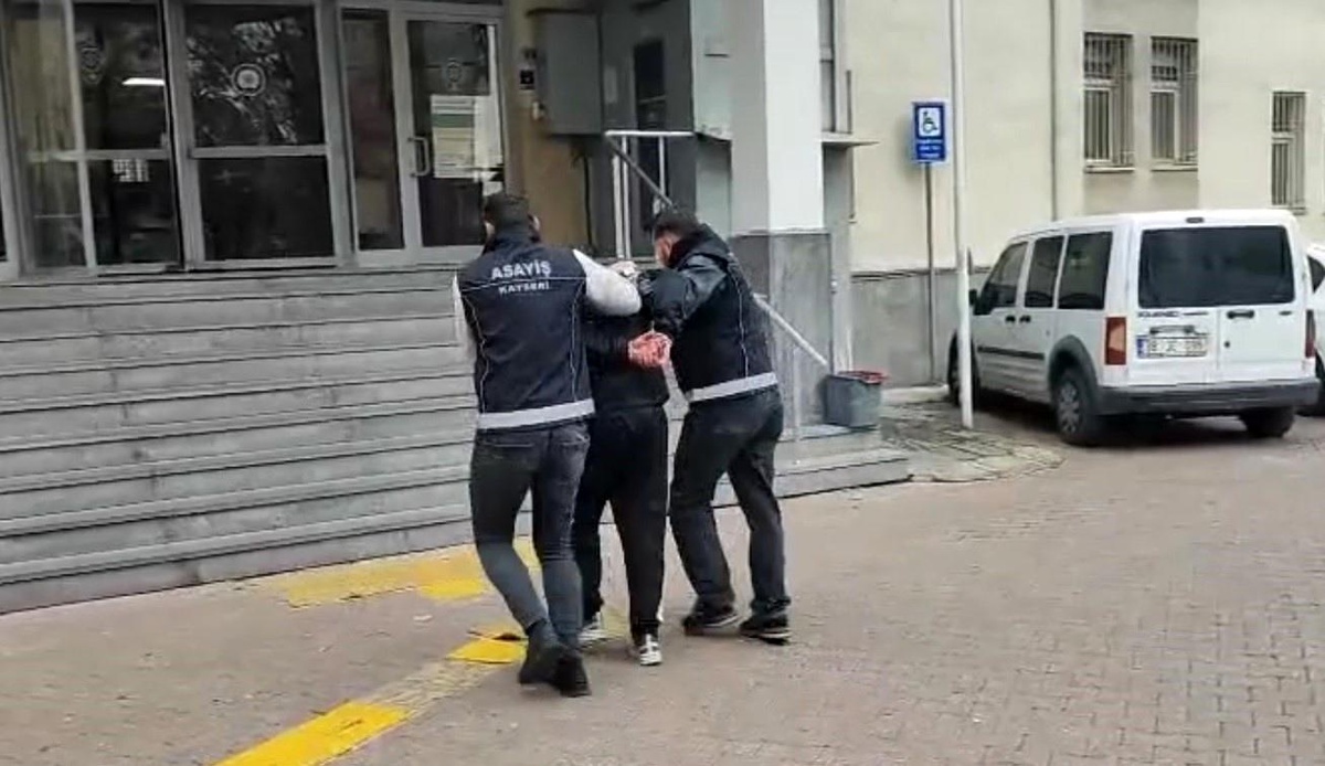 Kayseri\'de 22 Yıl Hapis Cezalı Şahıs Yakalandı