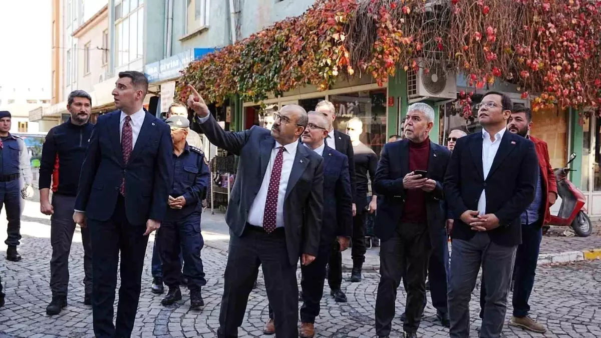 Sındırgı\'da depremin yaraları sarılıyor