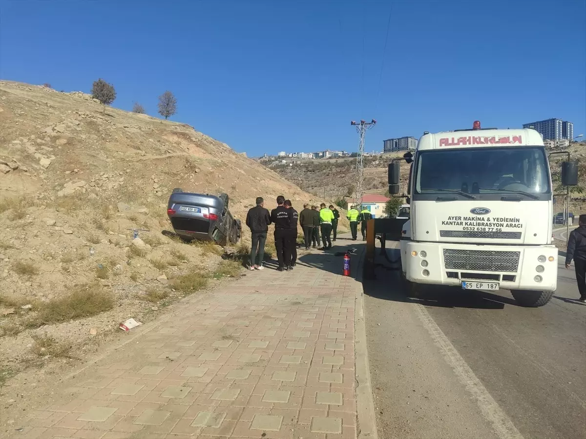 Şırnak\'ta Takla Atan Araçta Sürücü Yaralandı