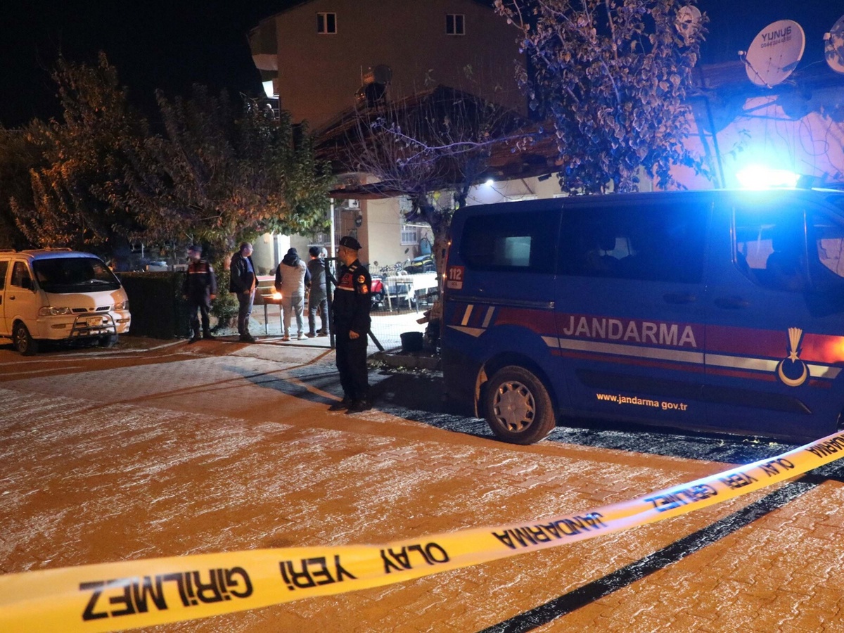 Ruhsatsız Tüfekle Oynarken Arkadaşını Vurdu