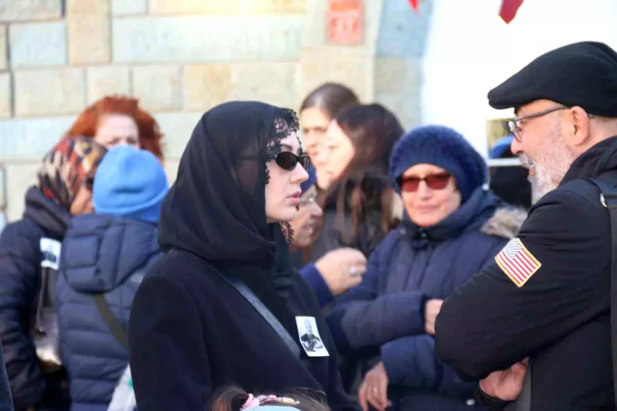 Burcu Özberk\'in Dedesine Veda