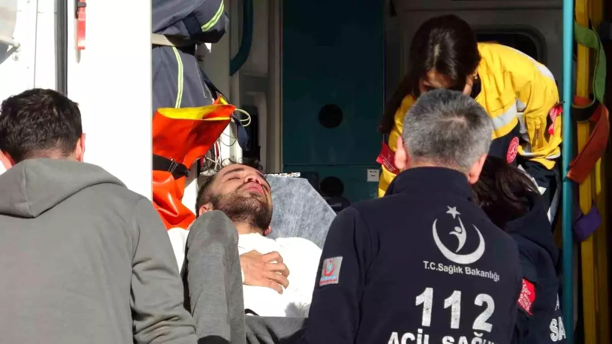 Antalya\'da Apartman Yangını