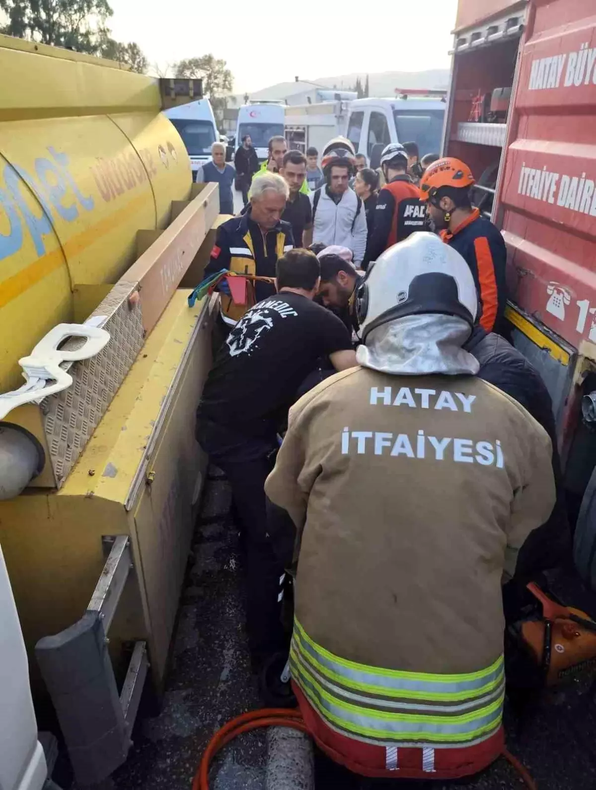 Hatay\'da Tırla Çarpışan Kamyonun Sürücüsü Yaralandı