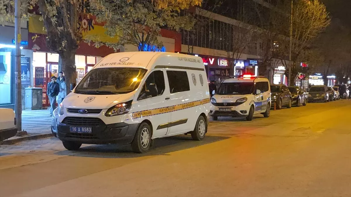 İnegöl\'de Yük Asansöründe Sıkışma: Bir Çalışan Ağır Yaralandı