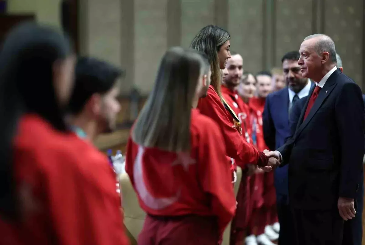 Cumhurbaşkanı Erdoğan: "Sporda da Türkiye Yüzyılı hedeflerimize ulaşmak için büyük bir çaba harcıyoruz"