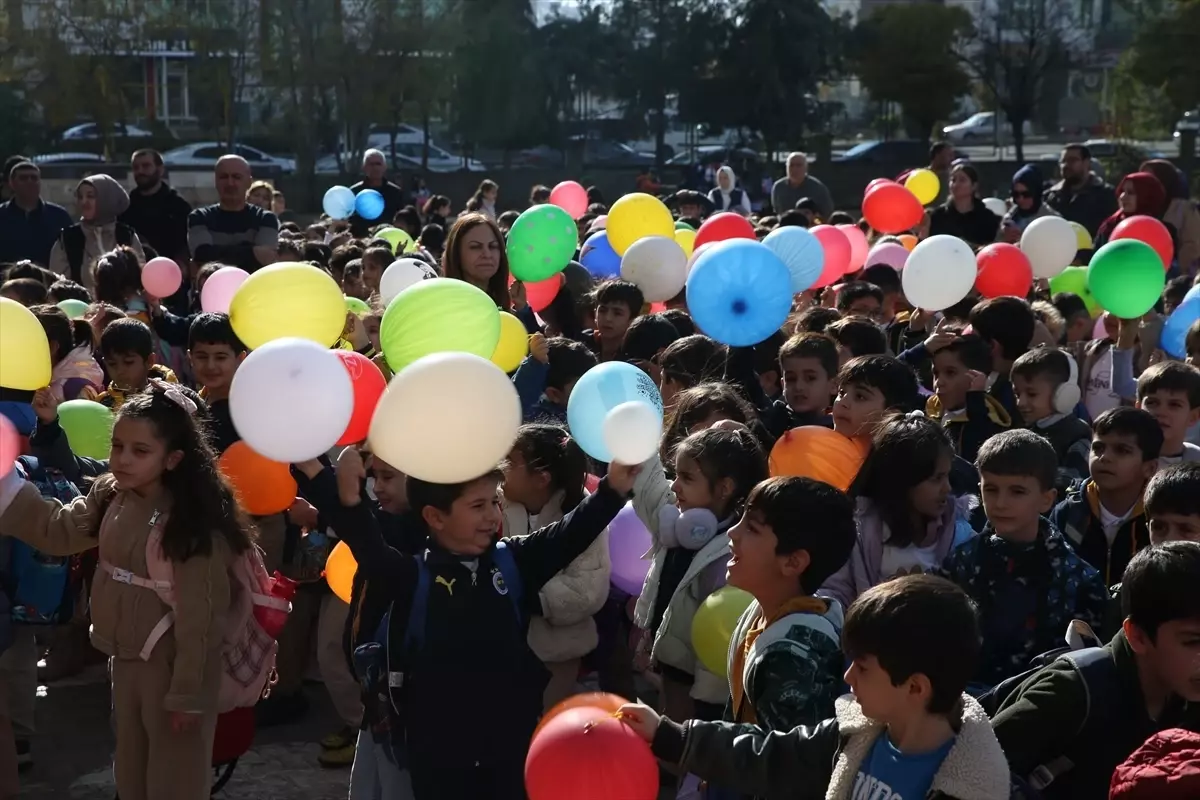 Diyarbakır\'da Öğrencilere Müzik Ziyafeti