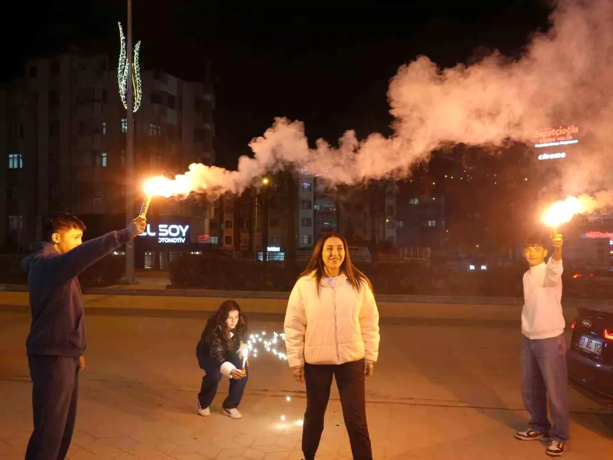 Dünya şampiyonu Asuman\'a memleketinde coşkulu karşılama