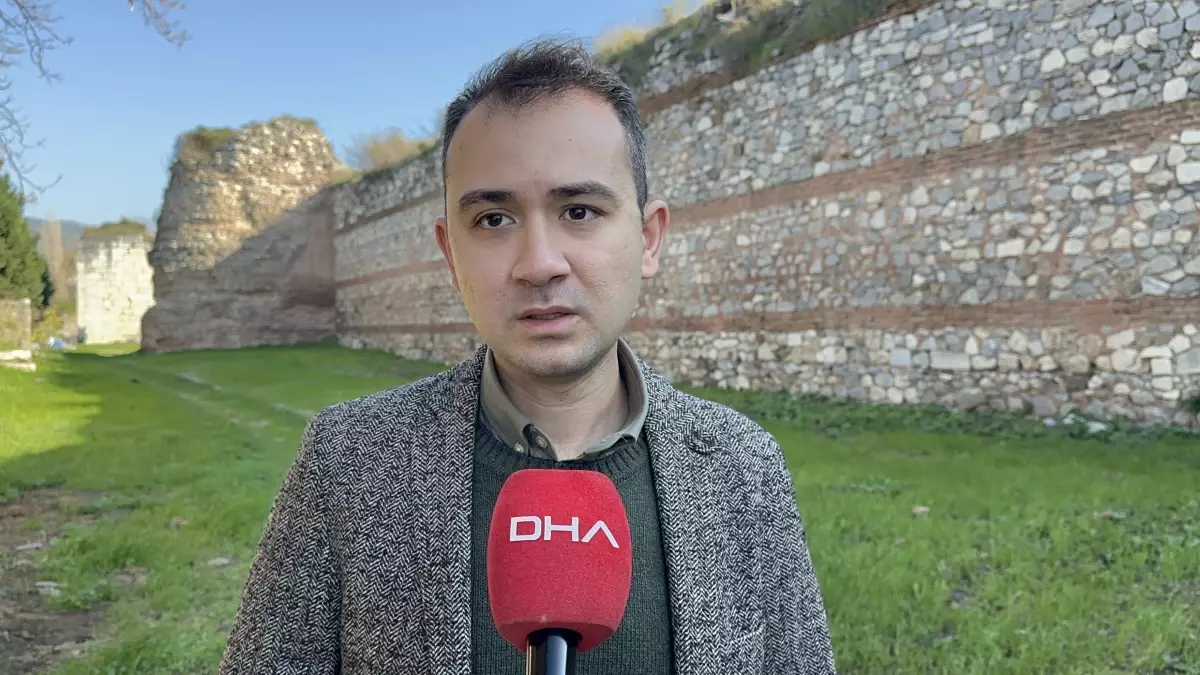 Herkes bu ilanı konuşuyor! Papa\'nın ziyaretinden saatler sonra satışa çıkarıldı