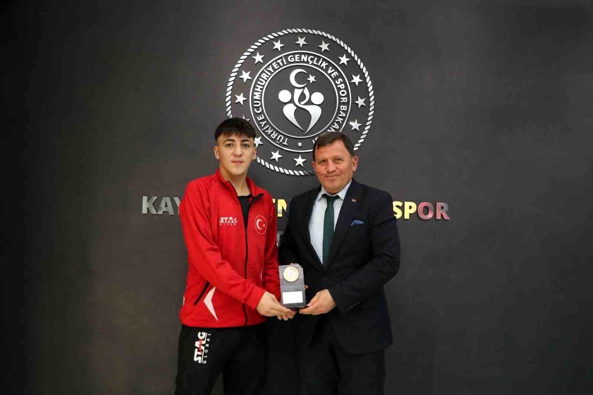 Kenan Eren Kahraman\'dan Gurur Verici Başarı