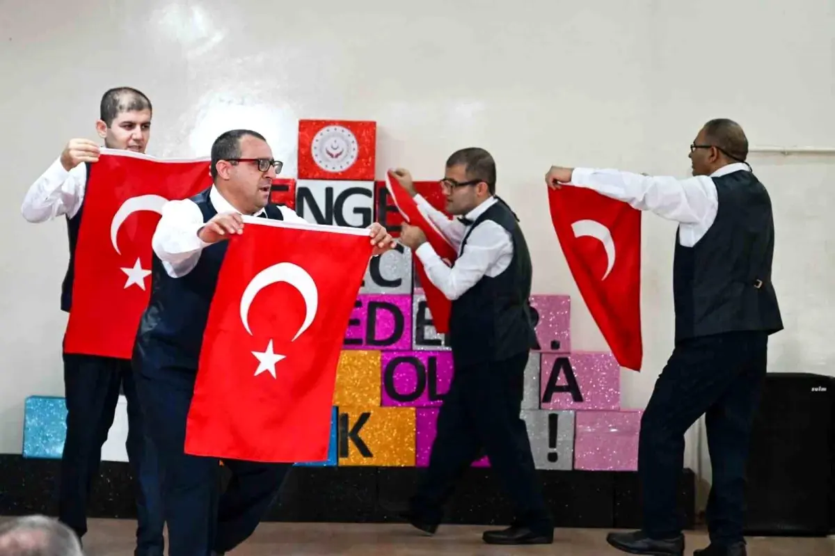 Kırklareli\'nde özel bireylerin yetenekleri dakikalarca alkışlandı