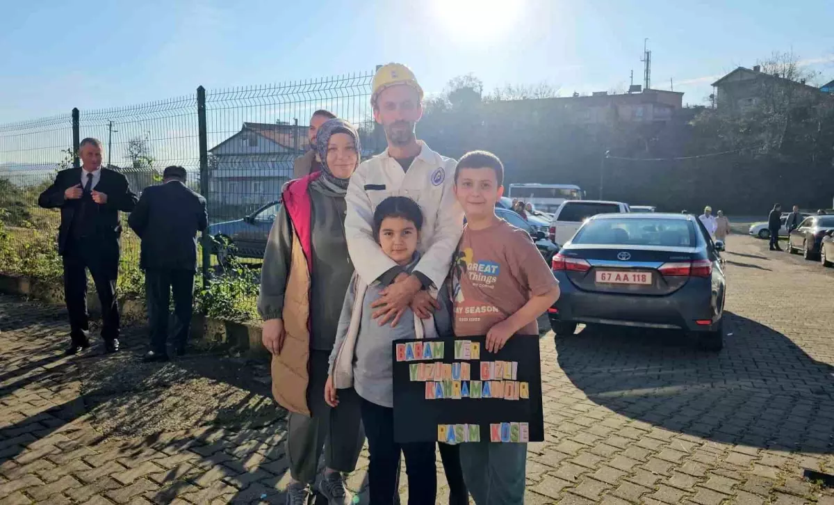 Madenden çıkıp okula koştular