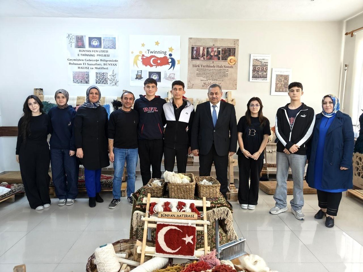 Bünyan Halısı Öğreniyorlar