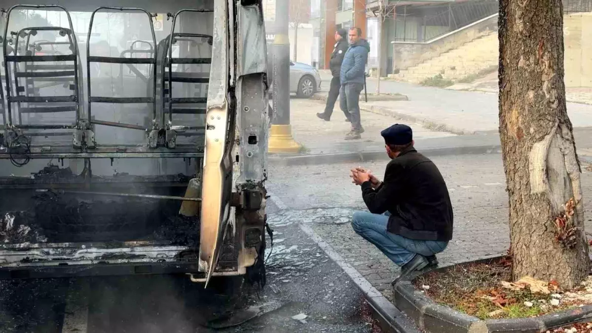 Sivas\'ta Okul Servisi Yangını