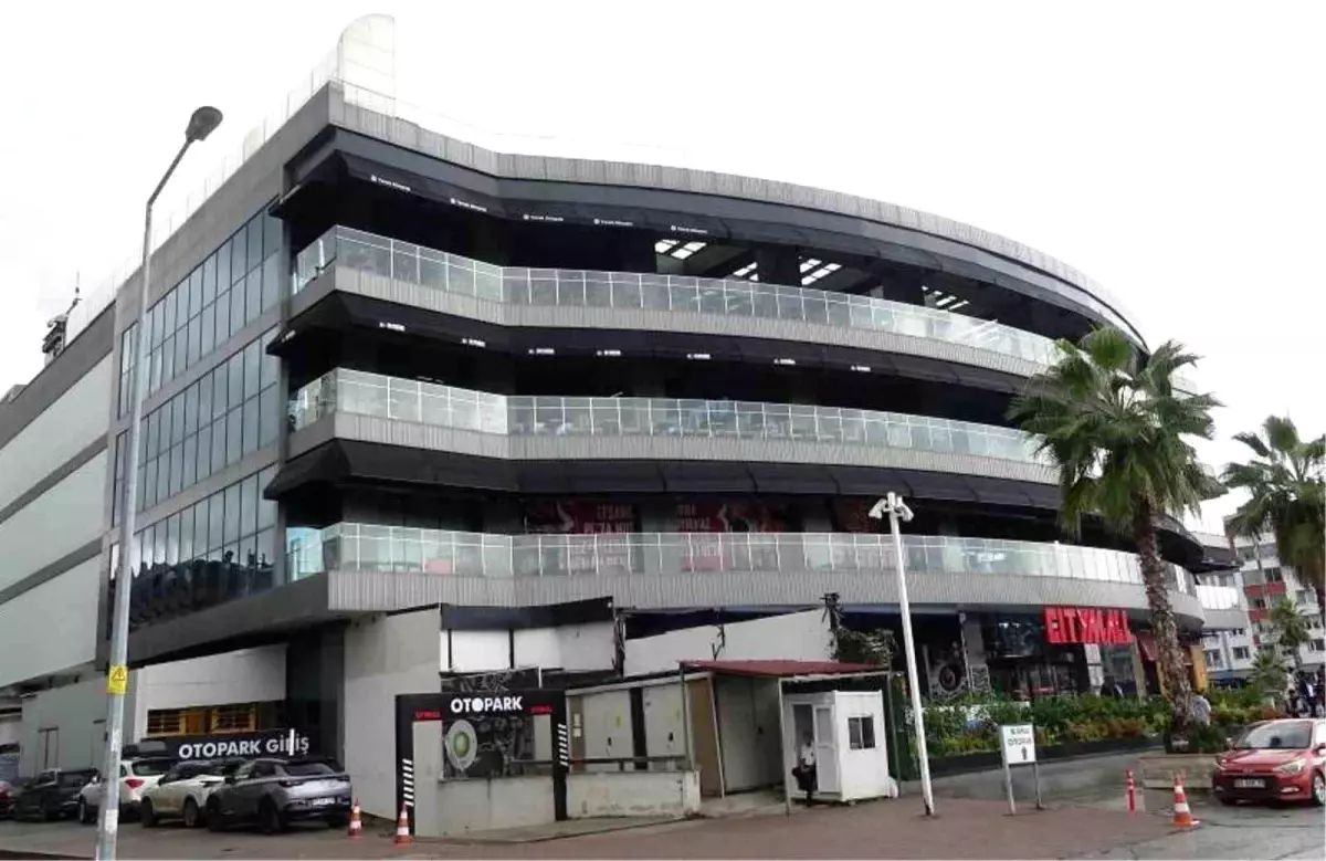 Ruhsatı iptal edilen CityMall AVM\'de mühürleme krizi: Mahkeme son dakika durdurdu