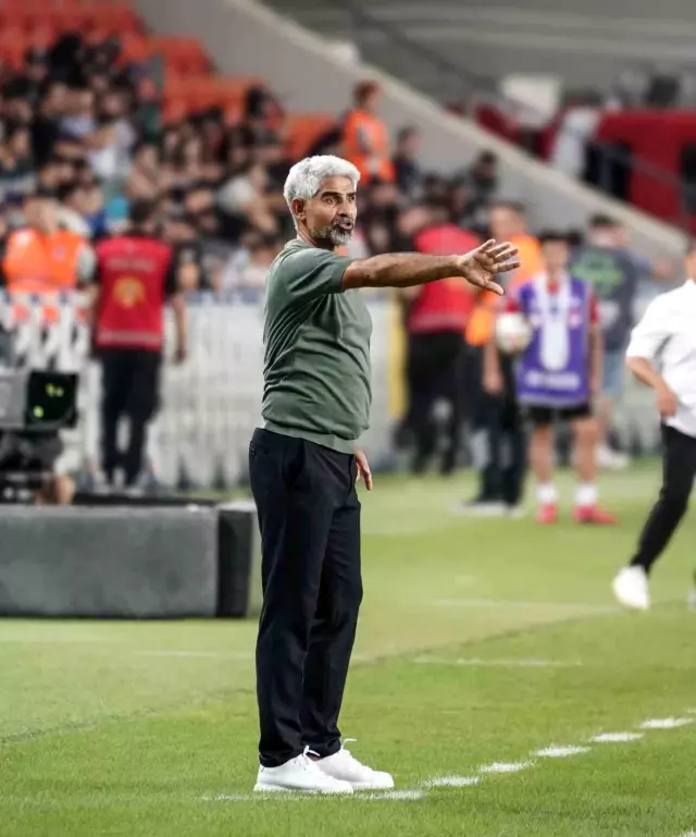 Giden gidene! Süper Lig'de 14 haftada 12 antrenörle yollar ayrıldı