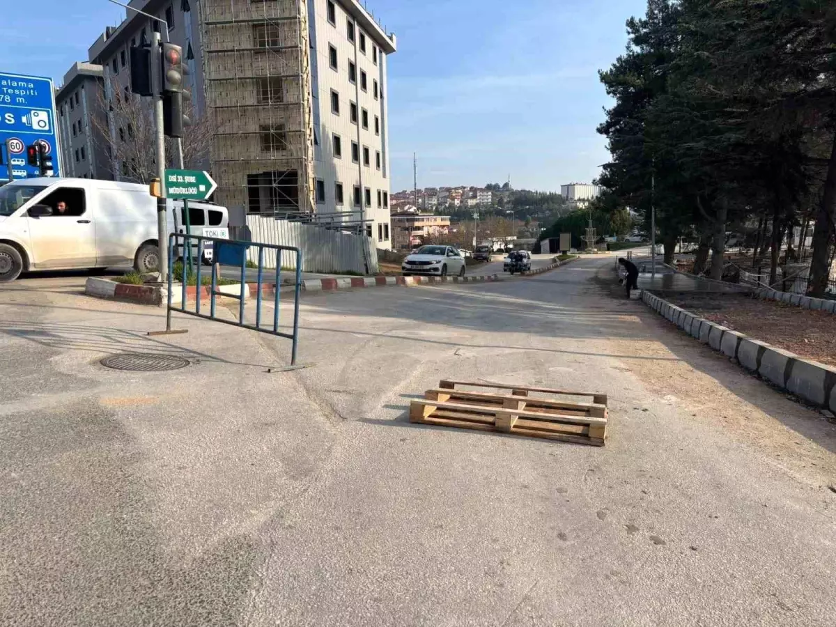 Bilecik\'te Kaldırım Çalışmaları İsyan Ettirdi