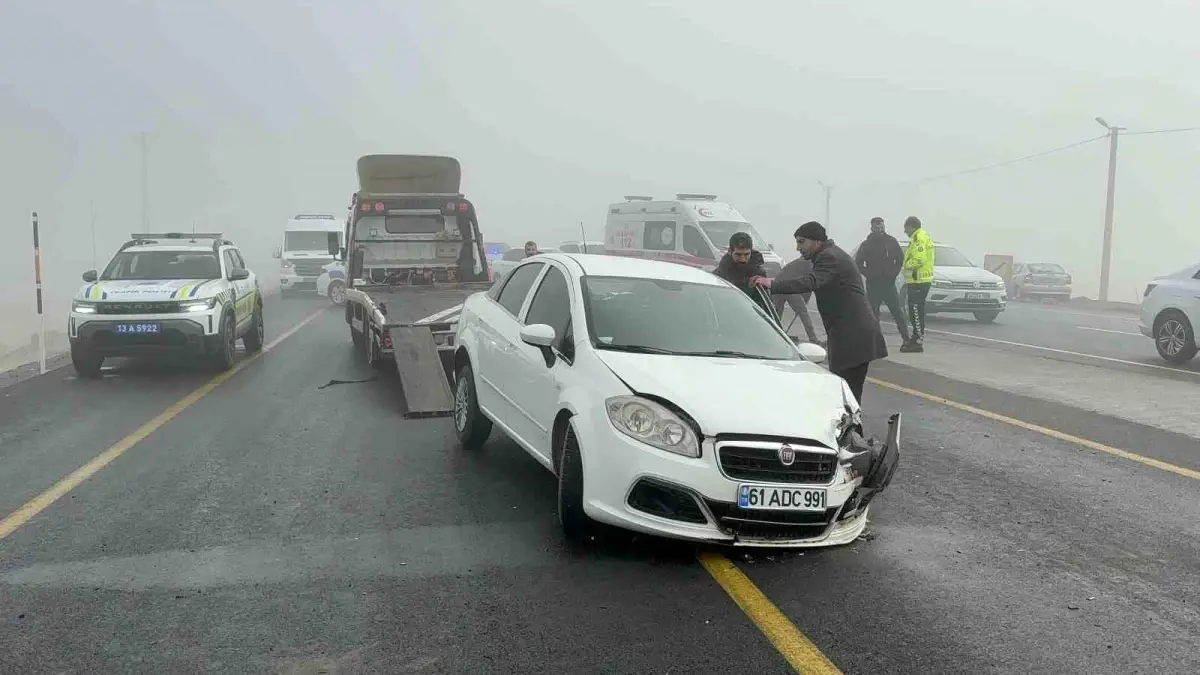 Tatvan Yolu\'nda Zincirleme Kaza