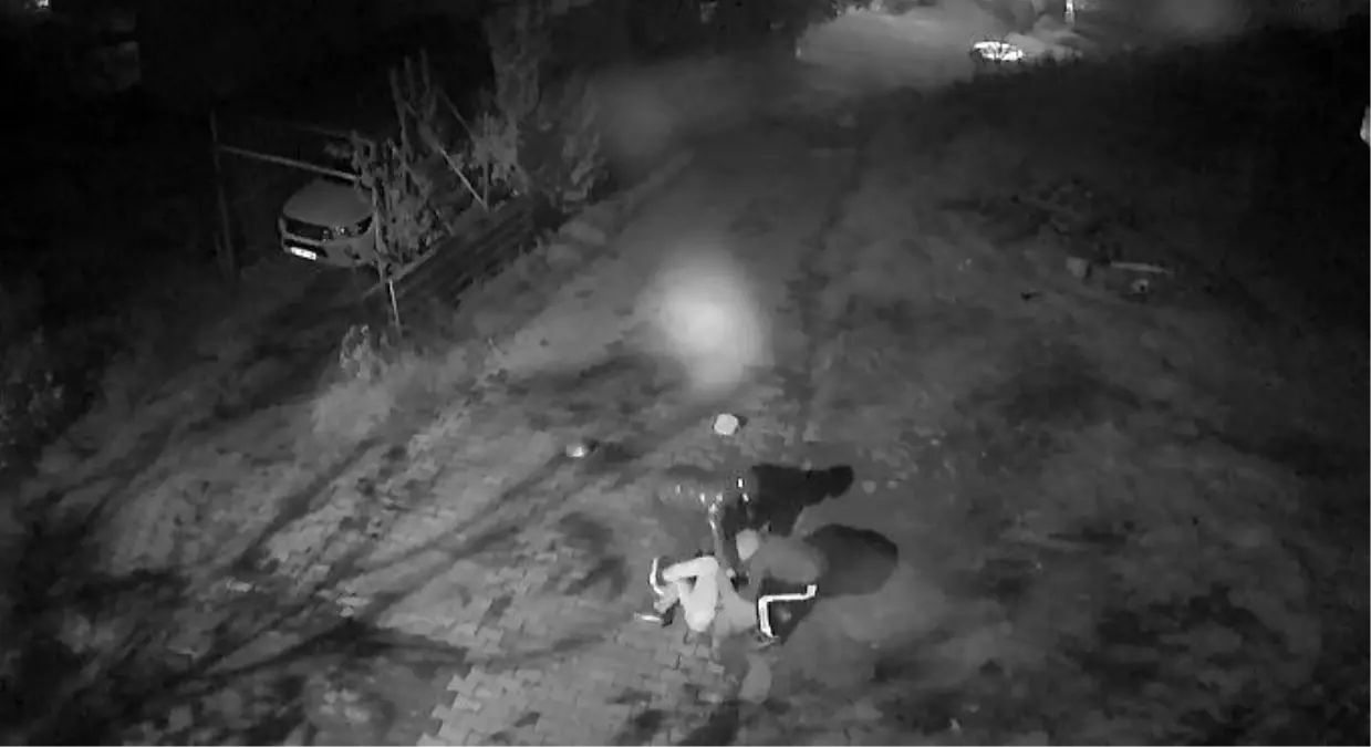 Gebze\'de kasklı gaspçılar yaşlı adamı dövüp 8 milyonunu çaldı