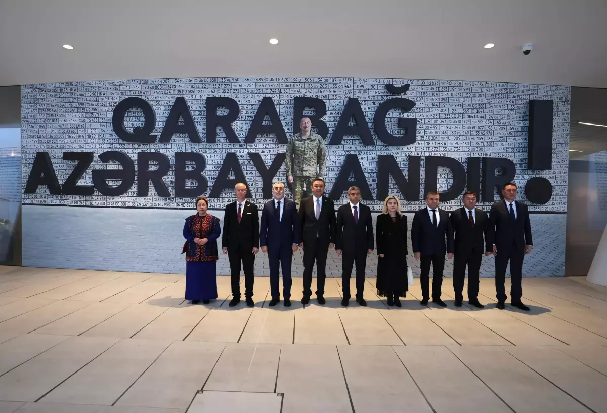 Bakan Işıkhan, Azerbaycan\'da