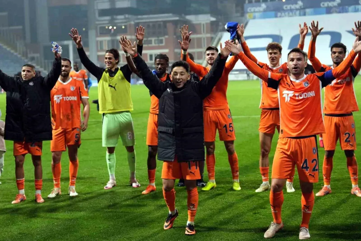 Başakşehir, Namağlup Fenerbahçe\'yi Yenmek İstiyor