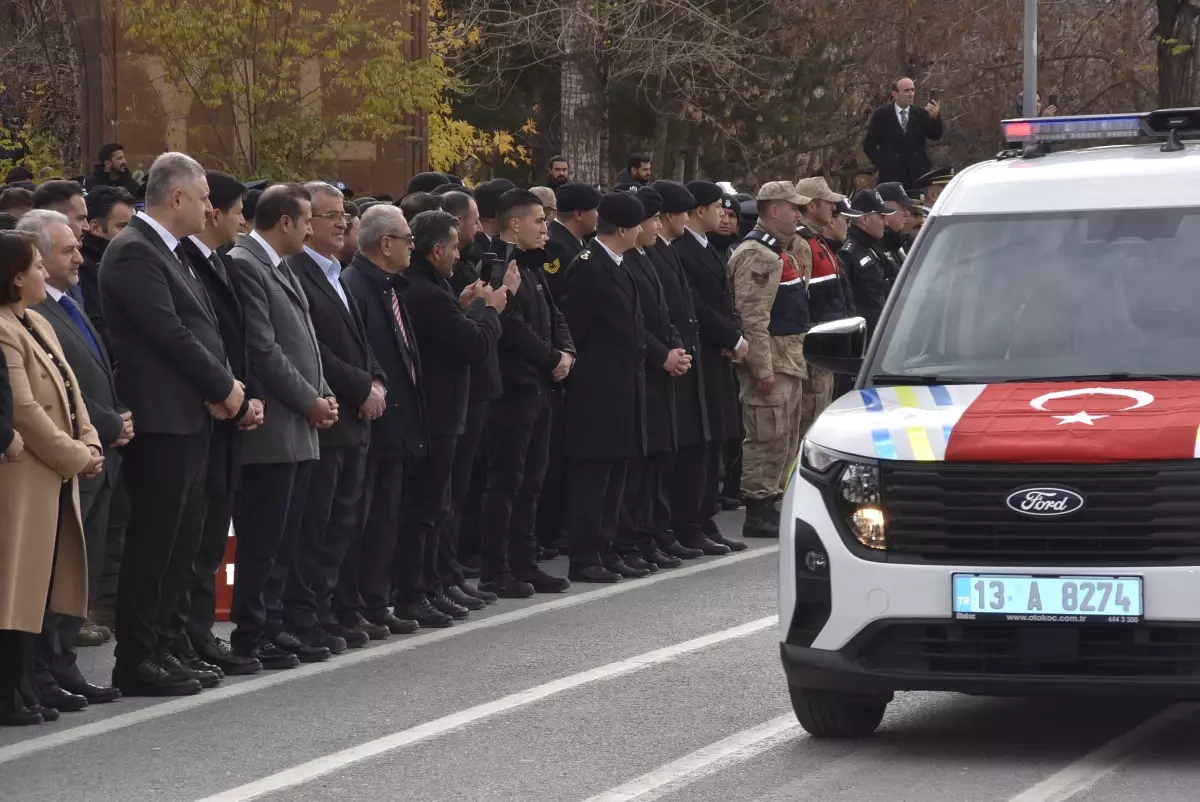 Bitlis\'te Emniyet ve Jandarmaya 86 yeni araç teslim edildi