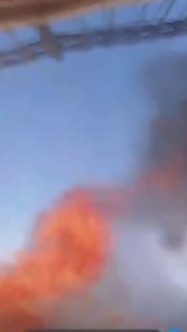 Canlı yayın açtı, gözyaşlarıyla anlattı! 5 çocuk babası adam belediye önünde kendini yaktı Canlı yayın açtı, gözyaşlarıyla anlattı! 5 çocuk babası adam belediye önünde kendini yaktı