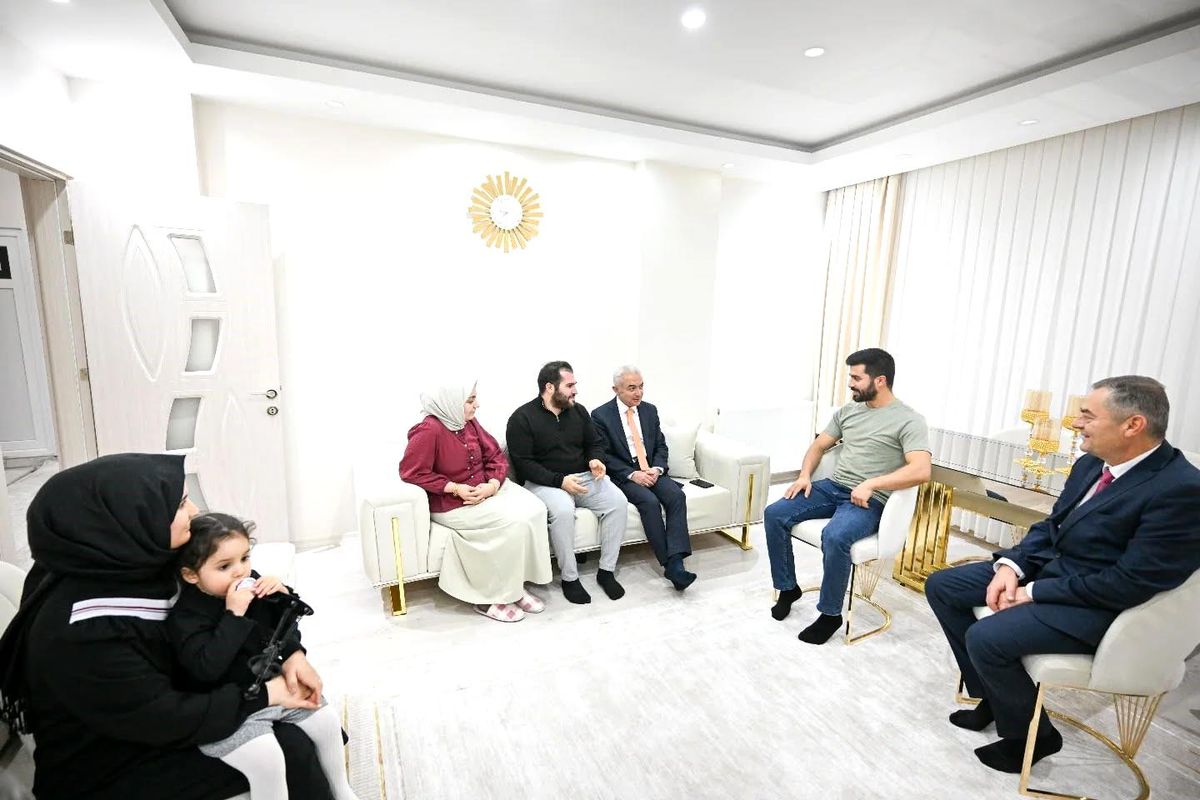 Vali Turan, Genç Çiftleri Ziyaret Etti