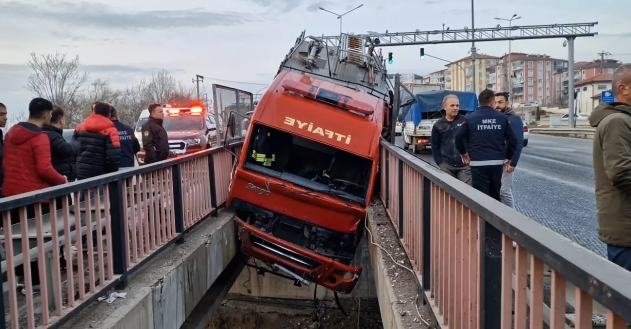Kırıkkale\'de İtfaiye Aracı Kaza Yaptı