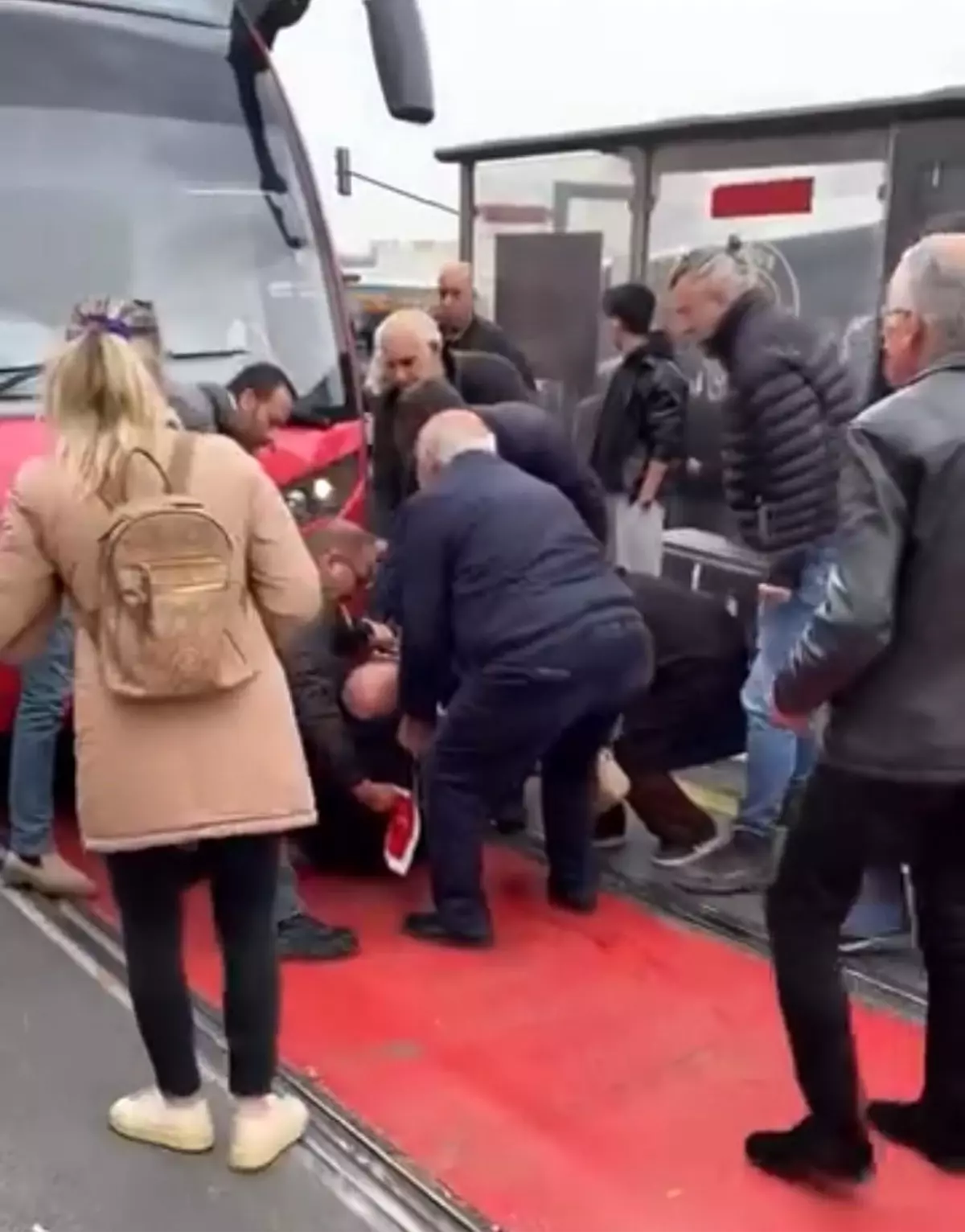 Bursa\'da Tramvay Kazası: Yaşlı Adam Yaralandı