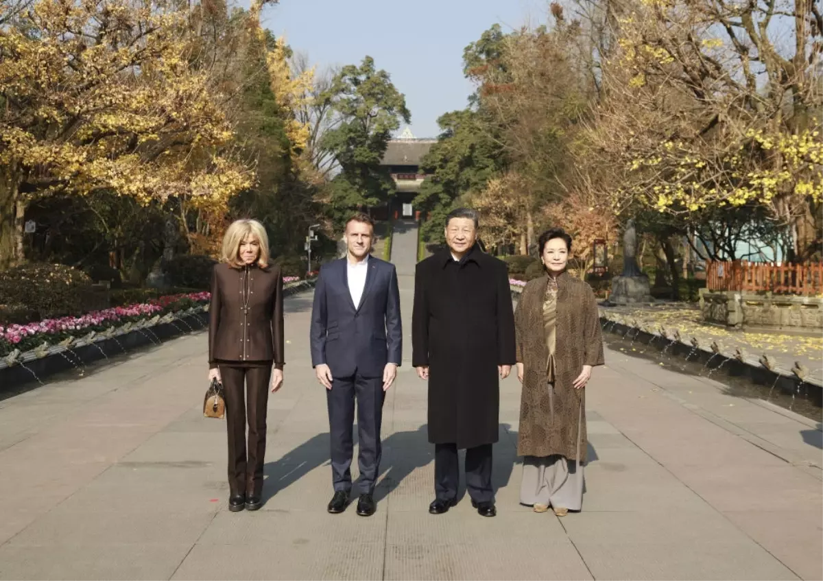 Şi ve Macron Chengdu\'da Bir Araya Geldi