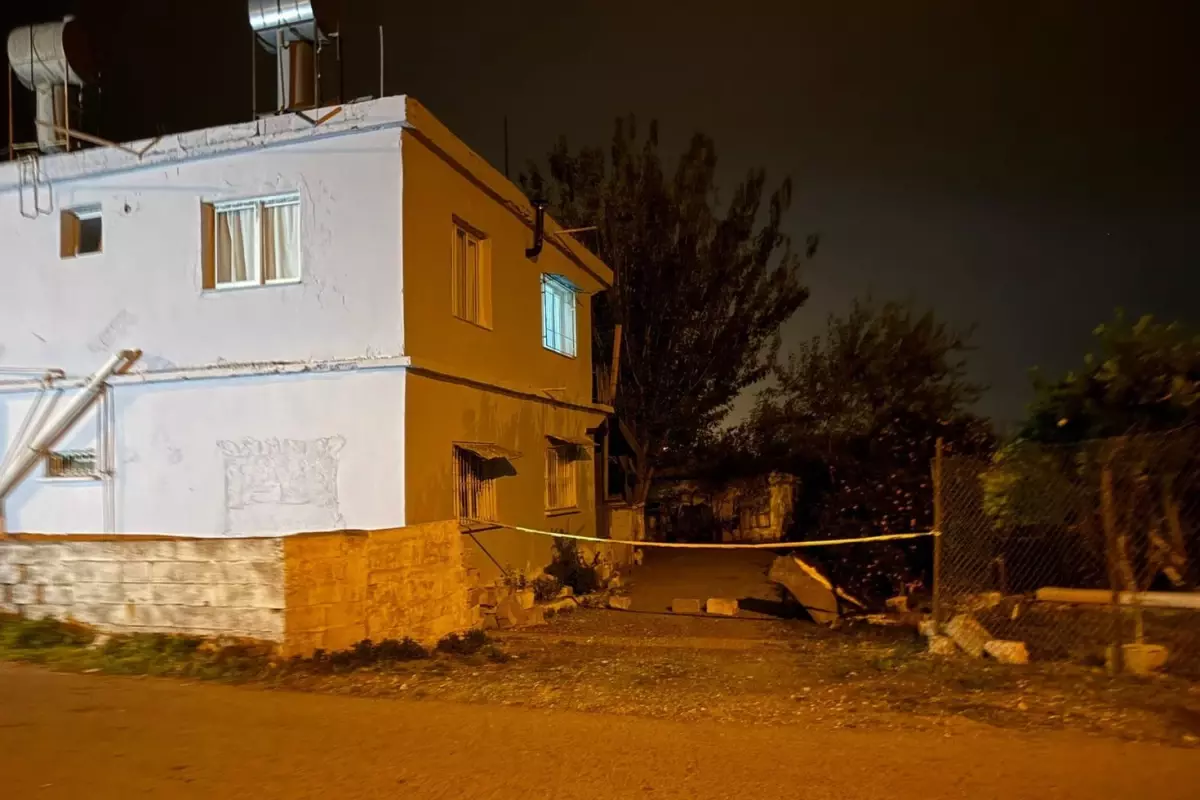 77 yaşındaki adam eşini baltayla öldürüp banyoya gömdü