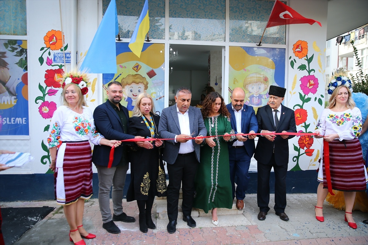 Adana\'da Ukrayna Çocukları İçin Eğitim Merkezi Açıldı
