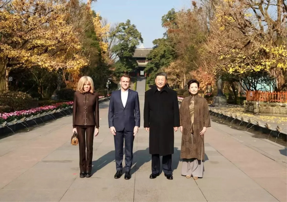 Xi ve Macron Sichuan\'da Bir Araya Geldi