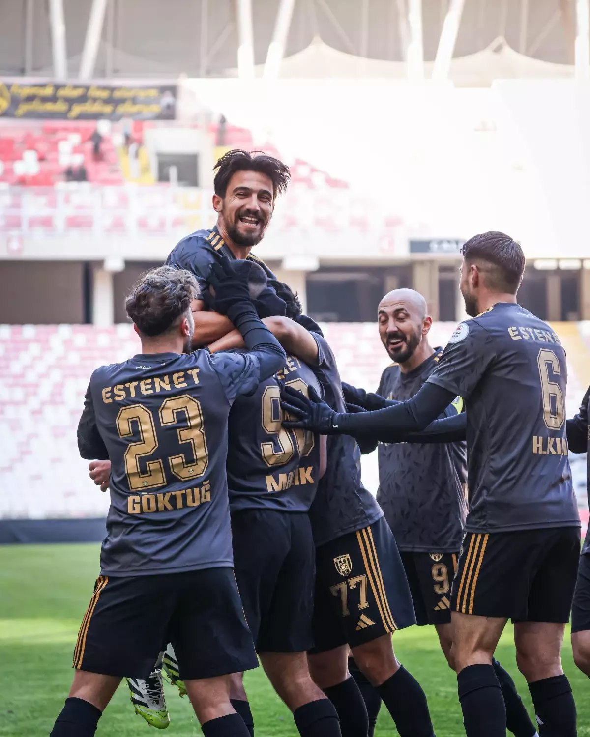 Aliağa Futbol, Kırklarelispor\'u Ağırlıyor