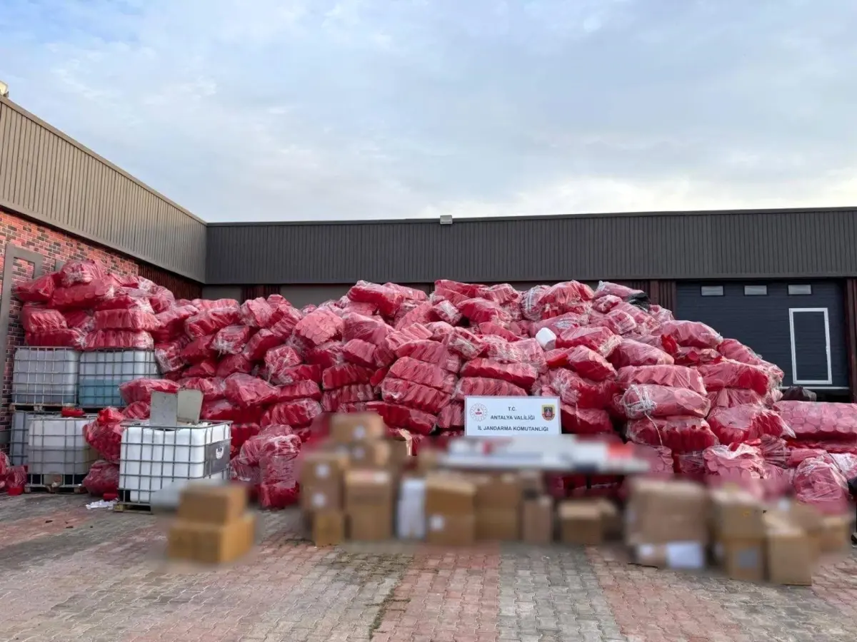 Antalya\'da 52 Bin Litre Kaçak Etil Alkol Ele Geçirildi