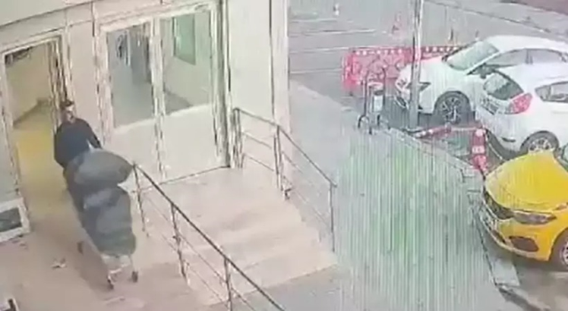 arihi soygunda yeni şüphe! Adliyeden 25 kilo altın çalan memur neden 13 Kasım'ı seçti? arihi soygunda yeni şüphe! Adliyeden 25 kilo altın çalan memur neden 13 Kasım'ı seçti?