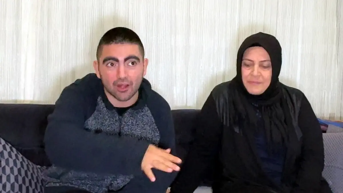 Camide "pes" dedirten olay! Cemaat secdeye eğilince harekete geçtiler