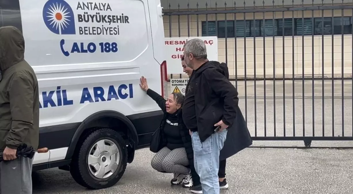 Antalya\'da Dereye Düşen Araçta Bir Kadın Hayatını Kaybetti